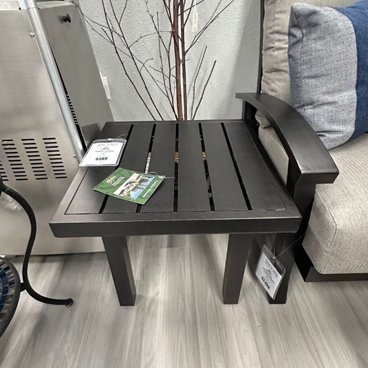 Mallin Trinidad Outdoor Patio 22" End Table