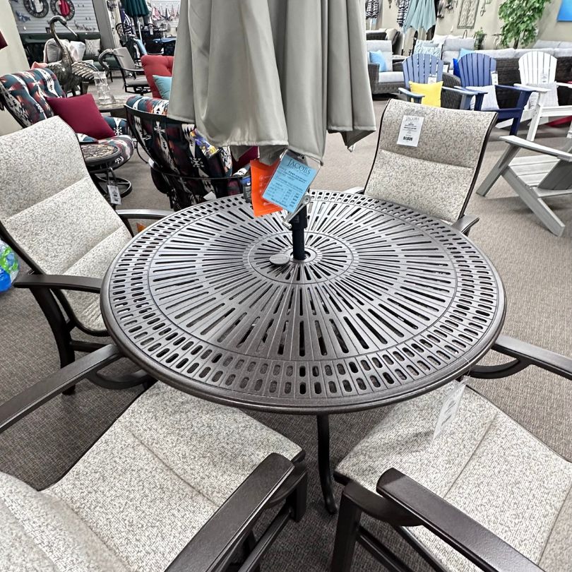 Tropitone outdoor dining table hotsell