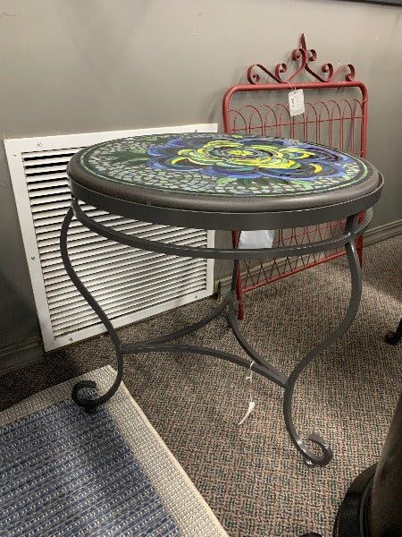 Quality Outdoor Living Made Easy. KNF Designs 24" Giovella Mosaic Top Side Table at Jacobs Custom Living Spokane Valley WA, 99037. Give yourself permission to relax.