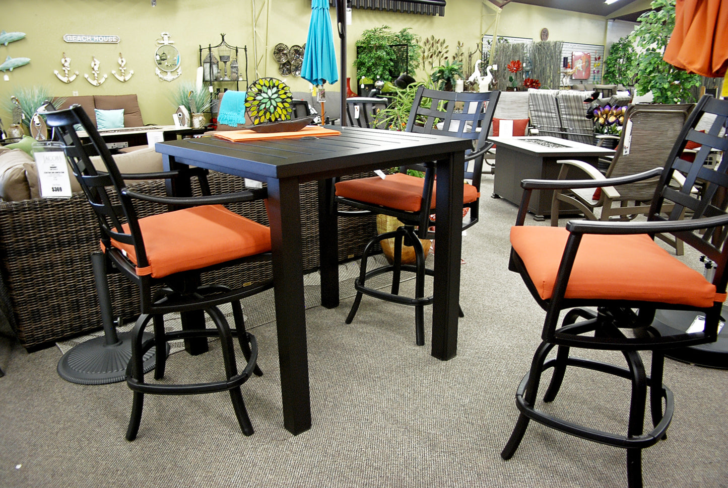 Hanamint Stratford Outdoor Patio Dining Swivel Counter Stool is available at Jacobs Custom Living Spokane Valley showroom.