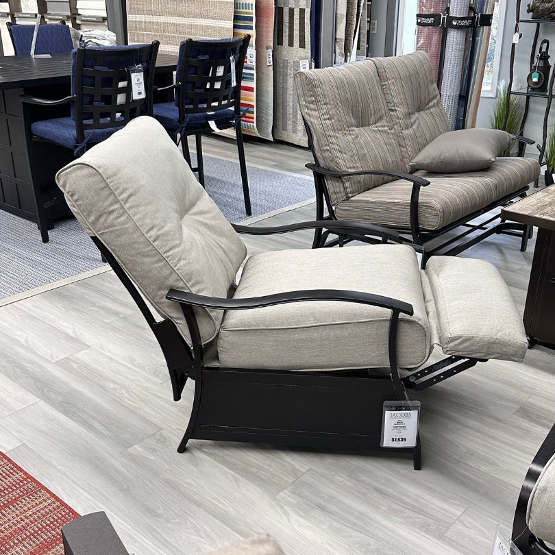 Mallin Albany Outdoor Patio Cushion Recliner