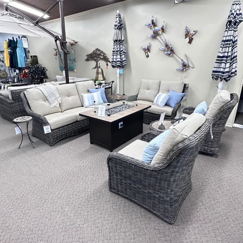 Patio Renaissance Westhampton Patio Lounge Swivel Glider Chair