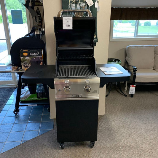 Saber Cast Black 220 Grill
