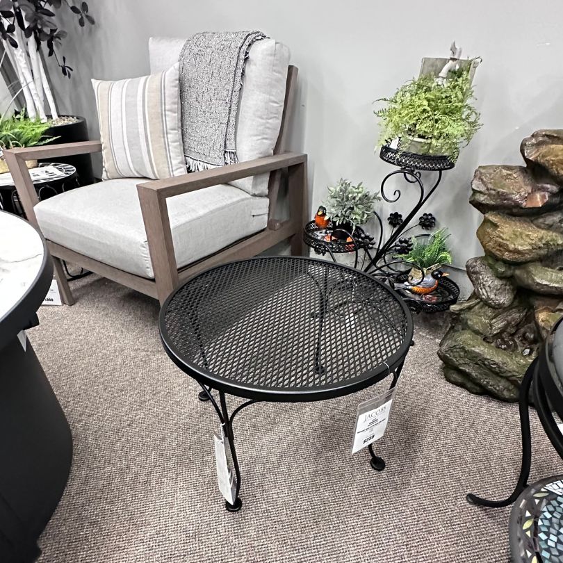 Woodard Patio 24" Round Mesh End Table