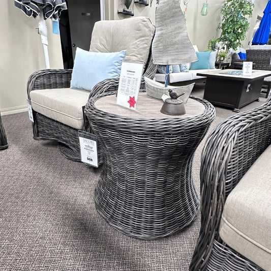 Patio Renaissance Westhampton 24" Round Patio End Table