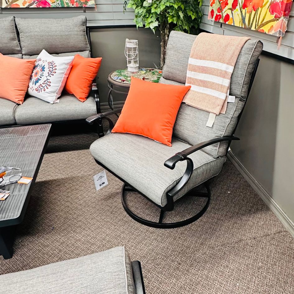 Winston Manor Ultra Outdoor Patio Cushion Swivel Tilt Arm Lounge Chair