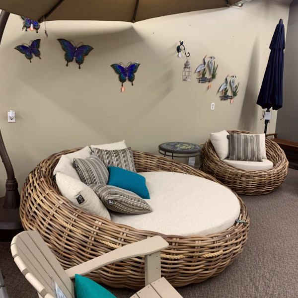 Alfresco Home Cocoon Deep Seating Day Bed w/Cushion and 7 pillows (4 natural oak & 3 brown stripe) at Jacobs Custom Living Spokane Valley WA, 99037