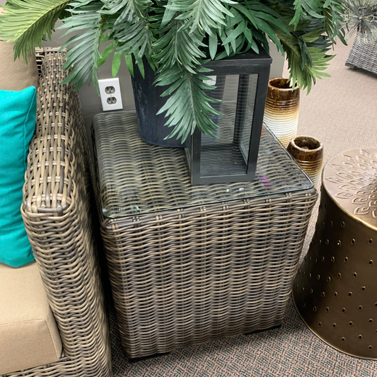 Patio Renaissance Greenville Square Resin Wicker Patio End Table