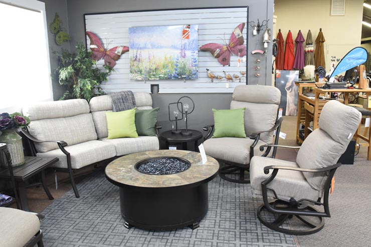 Tropitone Banchetto 24" Round Tea Table is available in our Jacobs Custom Living Spokane Valley WA Showroom.