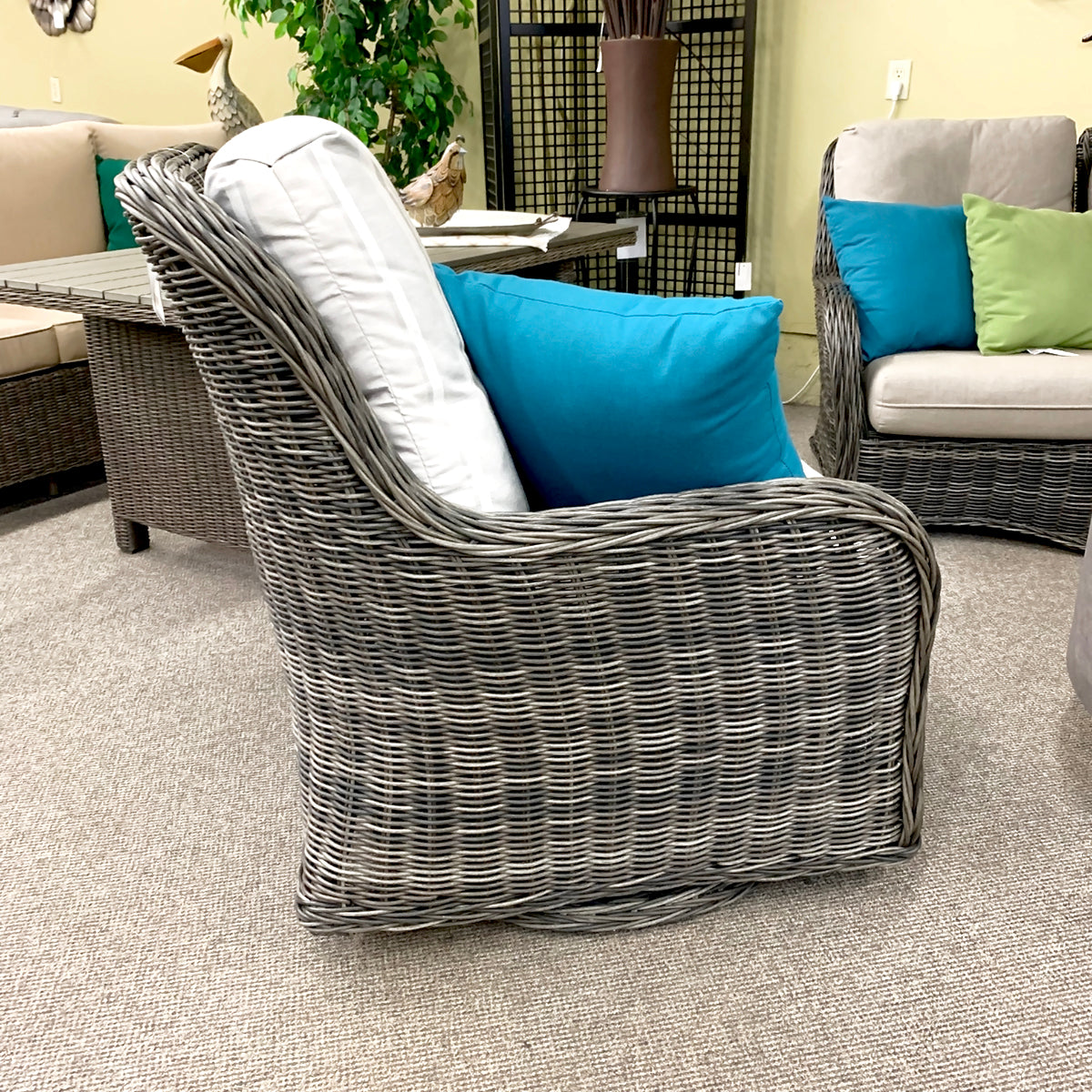 Patio Renaissance Westhampton Resin Wicker Patio Lounge Swivel